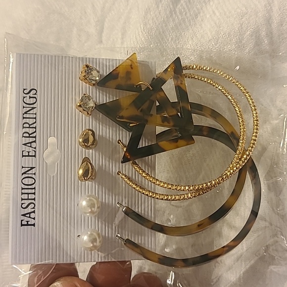 Earring sets - Picture 3 of 4